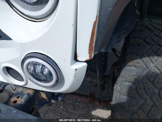 1C4HJWFG5EL324848 Jeep Wrangler Unlimited Rubicon