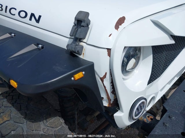 1C4HJWFG5EL324848 Jeep Wrangler Unlimited Rubicon
