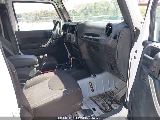 1C4HJWFG5EL324848 Jeep Wrangler Unlimited Rubicon
