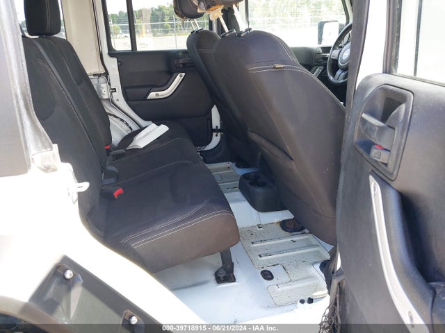 1C4HJWFG5EL324848 Jeep Wrangler Unlimited Rubicon