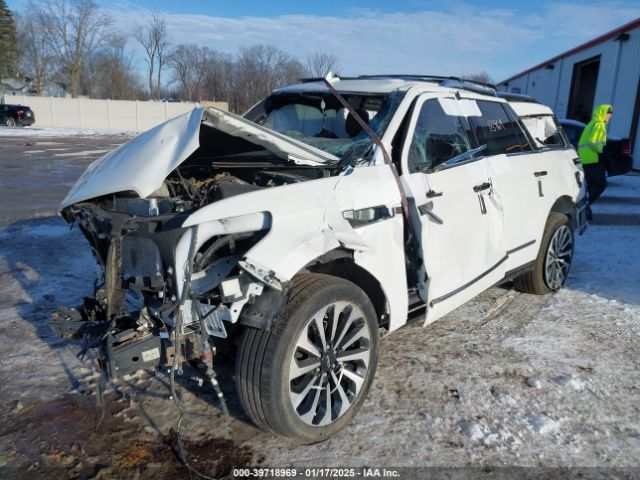 5LMJJ2LT5NEL18119 Lincoln Navigator Reserve