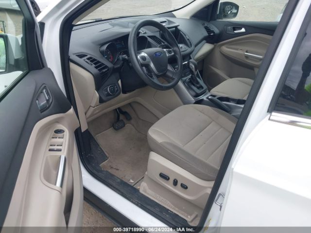 1FMCU9GX5GUC29281 Ford ESCAPE SE