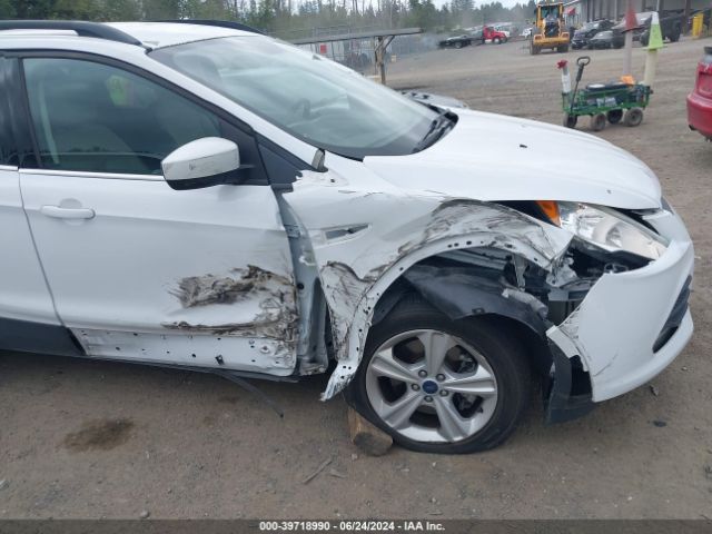 1FMCU9GX5GUC29281 Ford ESCAPE SE