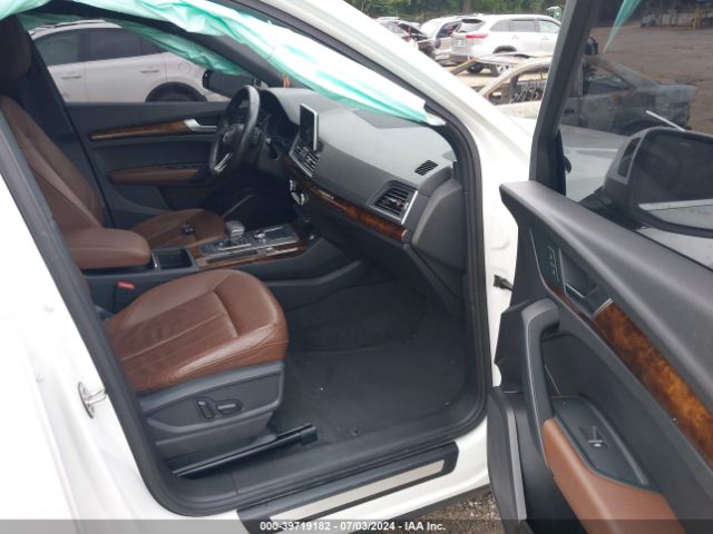 WA1BNAFY3J2079869 Audi Q5 2.0t Premium/2.0t Tech Premium