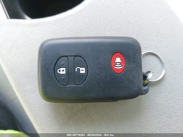 Toyota Prius Two 2015 JTDKN3DUXF0463393 Image 11