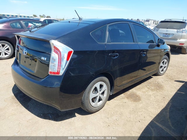 Toyota Prius Two 2015 JTDKN3DUXF0463393 Image 4
