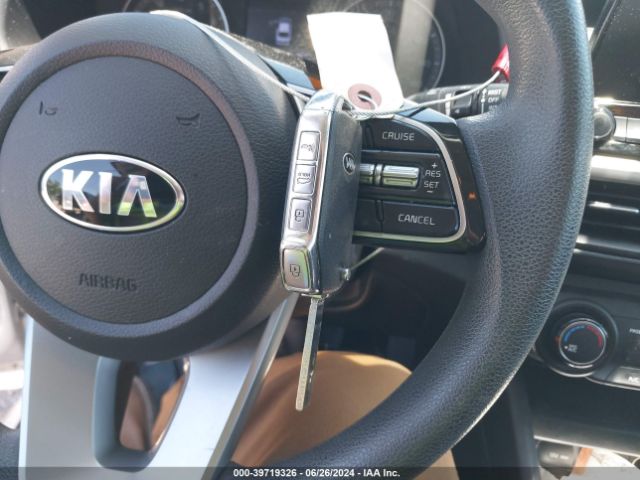 3KPF24AD7ME381162 KIA Forte Lxs
