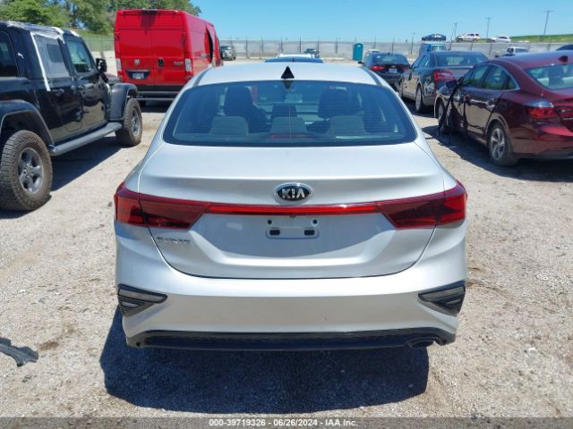3KPF24AD7ME381162 KIA Forte Lxs