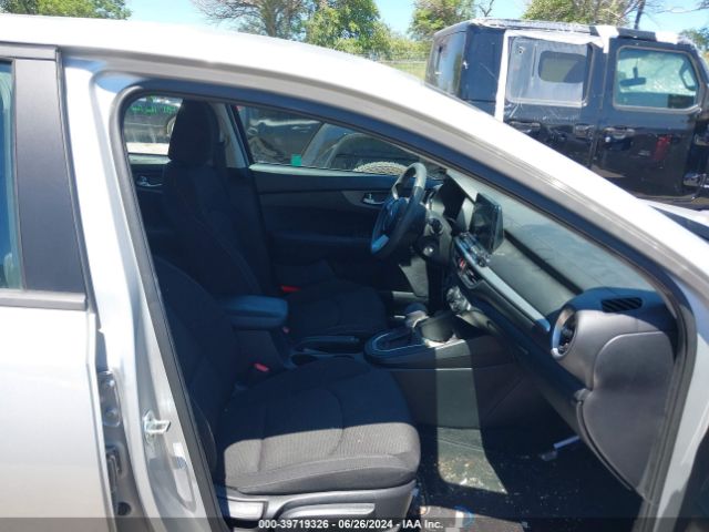 3KPF24AD7ME381162 KIA Forte Lxs
