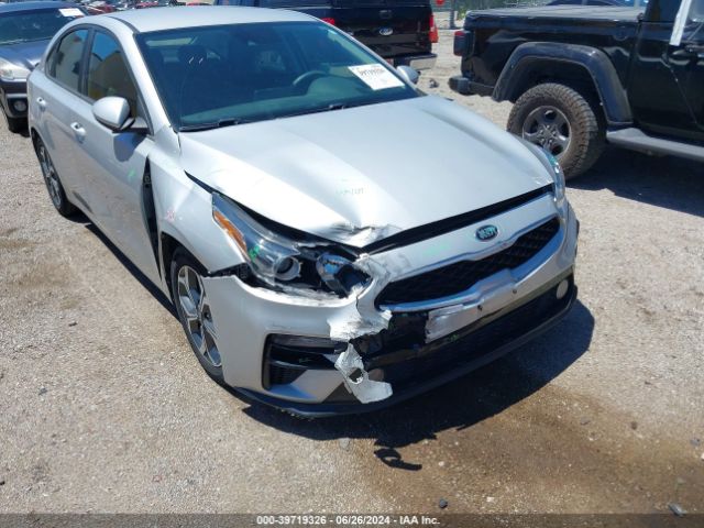3KPF24AD7ME381162 KIA Forte Lxs