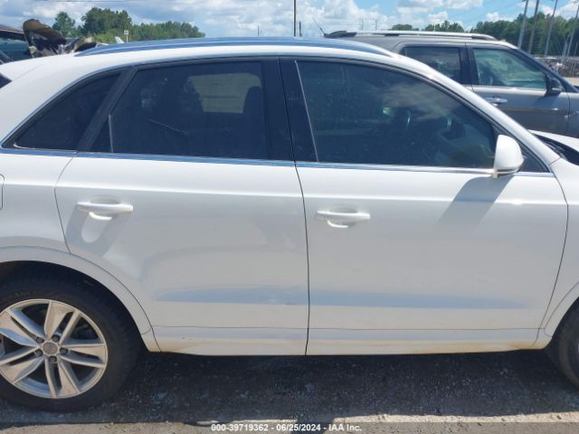 WA1JCCFS2JR003334 Audi Q3 2.0t Premium/2.0t Sport Premium