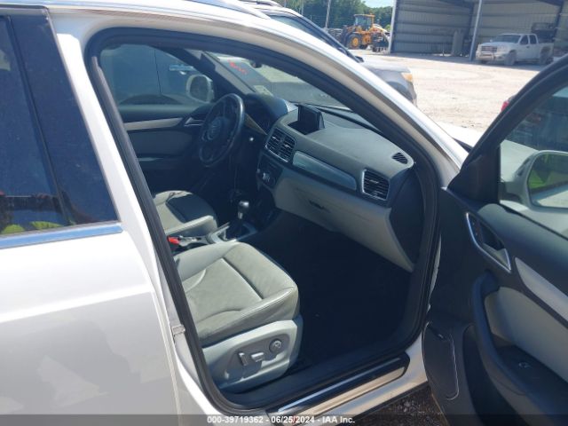 WA1JCCFS2JR003334 Audi Q3 2.0t Premium/2.0t Sport Premium