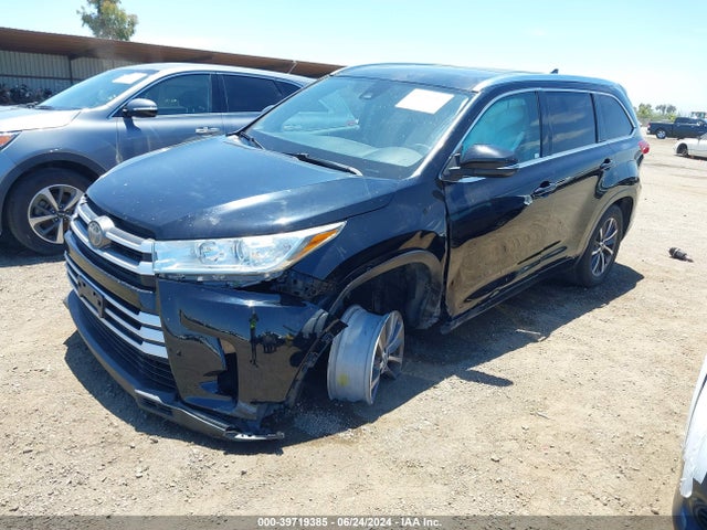 Toyota Highlander Xle 2017 5TDKZRFH6HS512872 Image 2