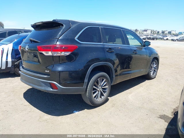 Toyota Highlander Xle 2017 5TDKZRFH6HS512872 Image 4