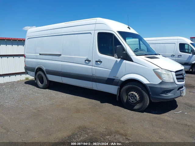 2014 WD3PF1CC3E5875599 main image