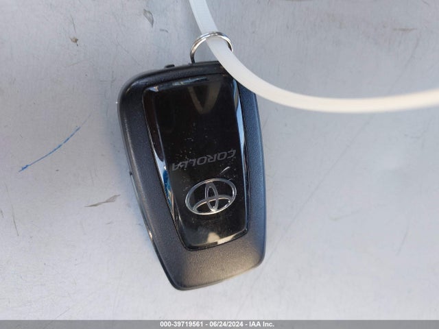JTNK4RBE1K3014433 Toyota COROLLA SE
