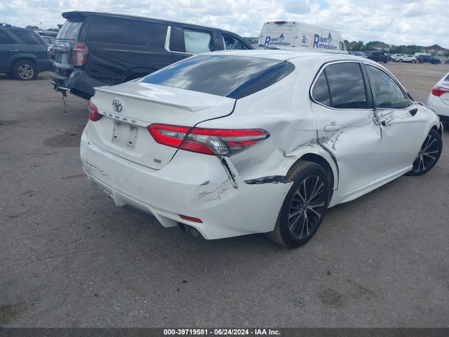 Toyota CAMRY SE 2018 JTNB11HK6J3031380 Image 4