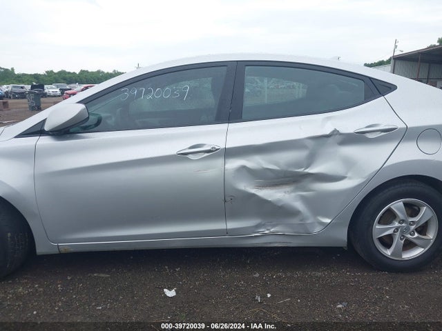 Hyundai ELANTRA SE 2015 5NPDH4AE0FH602081 Image 14