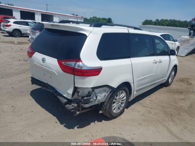 5TDYZ3DC9HS897696 Toyota Sienna Xle Premium 8 Passenger