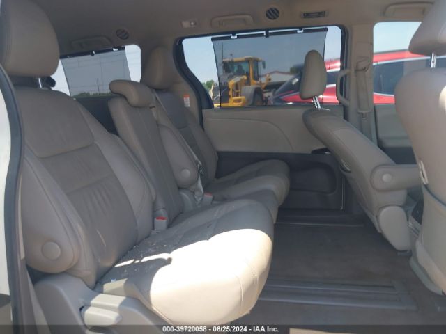 5TDYZ3DC9HS897696 Toyota Sienna Xle Premium 8 Passenger