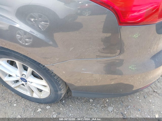 Ford FOCUS SE 2015 1FADP3F22FL237920 Image 31