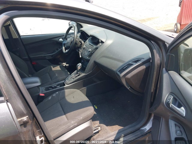 Ford FOCUS SE 2015 1FADP3F22FL237920 Image 24