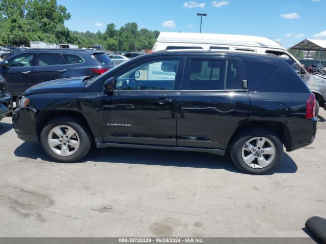 1C4NJCEA9GD665651 Jeep Compass Latitude