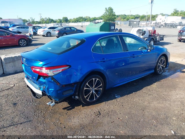 Toyota CAMRY SE 2018 4T1B11HK3JU138476 Image 4