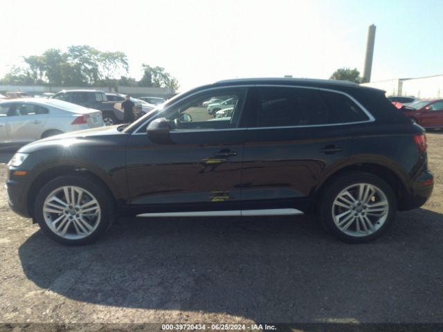 WA1BNAFY8J2201304 Audi Q5 2.0t Premium/2.0t Tech Premium
