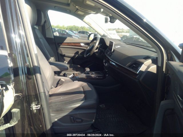 WA1BNAFY8J2201304 Audi Q5 2.0t Premium/2.0t Tech Premium