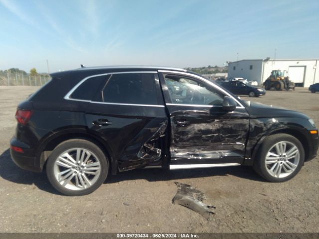 WA1BNAFY8J2201304 Audi Q5 2.0t Premium/2.0t Tech Premium