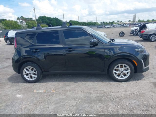 KNDJ23AU2P7857388 KIA SOUL LX