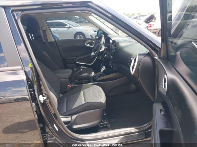 KNDJ23AU2P7857388 KIA SOUL LX