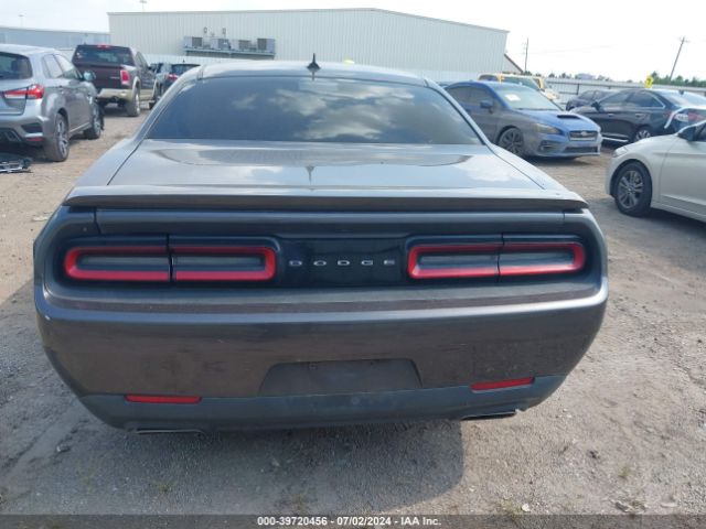2C3CDZAT6FH733788 Dodge Challenger R/t