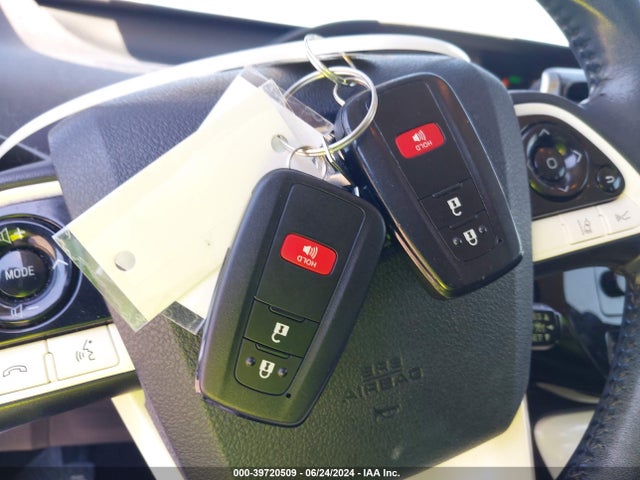 Toyota Prius Three Touring 2017 JTDKARFU5H3045272 Image 11