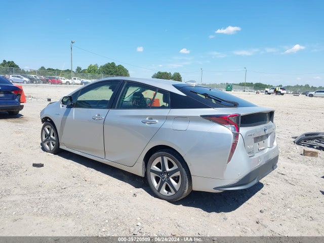 Toyota Prius Three Touring 2017 JTDKARFU5H3045272 Image 3