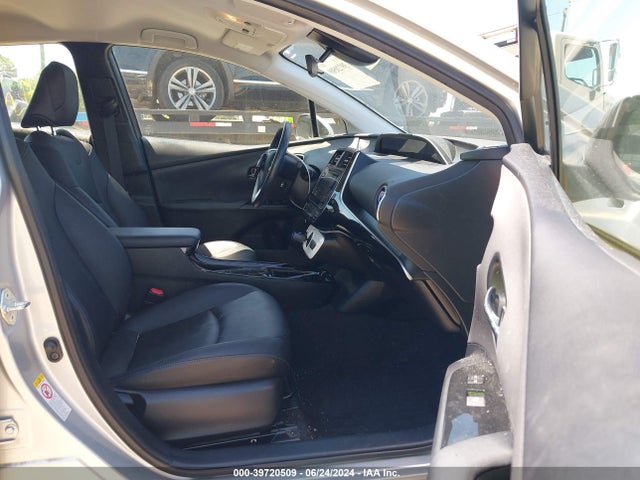 Toyota Prius Three Touring 2017 JTDKARFU5H3045272 Image 5