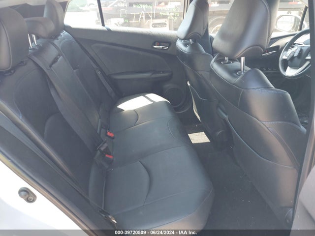 Toyota Prius Three Touring 2017 JTDKARFU5H3045272 Image 8