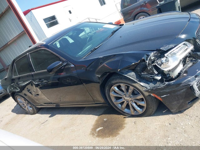 Chrysler 300 Anniversary Edition 2016 2C3CCARGXGH270597 Image 13