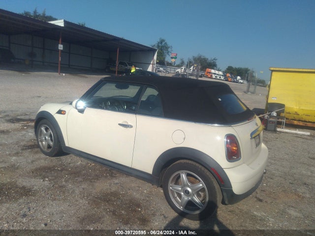 2010 MINI COOPER WMWMR3C55ATU97785 Photo 2