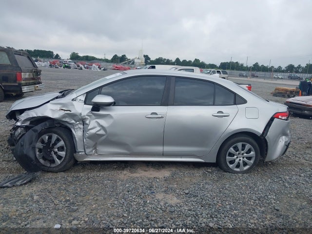 Toyota COROLLA LE 2022 5YFEPMAE0NP311881 Image 14