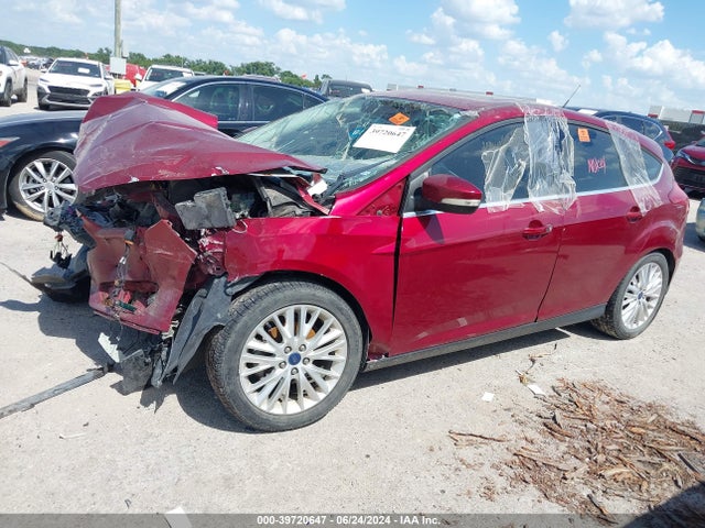 Ford Focus Titanium 2016 1FADP3N21GL220772 Image 2