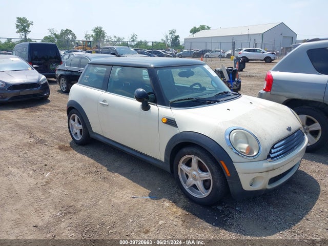 2007 MINI COOPER WMWMF335X7TT50928 Photo 0