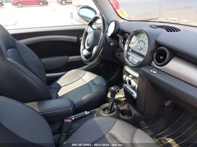 2007 MINI COOPER WMWMF335X7TT50928 Photo 4