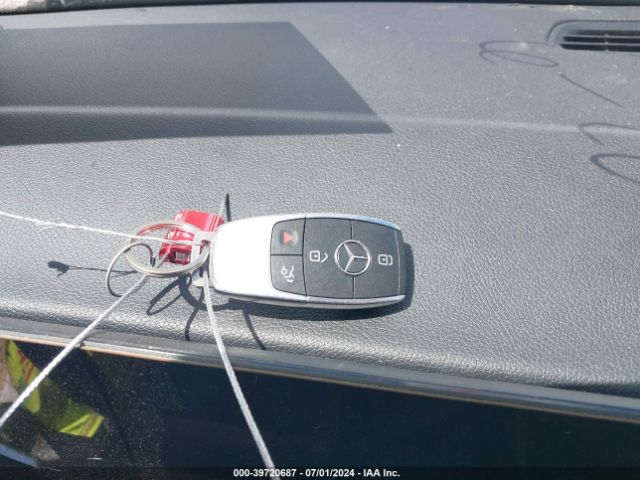 W1N4M4HB0LW021864 Mercedes-Benz Glb 250 4matic