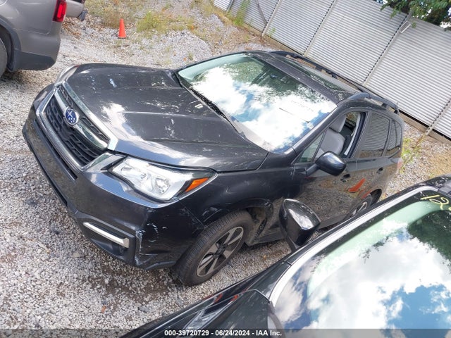 Subaru Forester 2.5i Premium 2017 JF2SJAEC9HH596464 Image 2