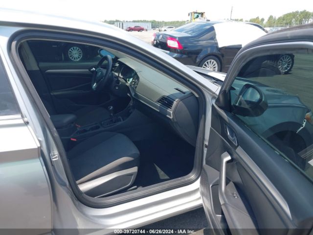 3VWN57BU9KM245487 Volkswagen Jetta 1.4t S