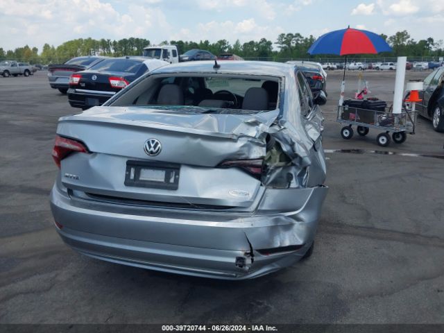 3VWN57BU9KM245487 Volkswagen Jetta 1.4t S