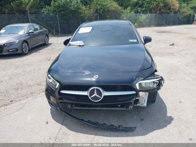 W1K3G4FBXMJ270383 Mercedes-Benz A 220 4matic
