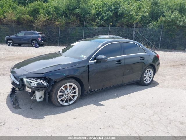 W1K3G4FBXMJ270383 Mercedes-Benz A 220 4matic